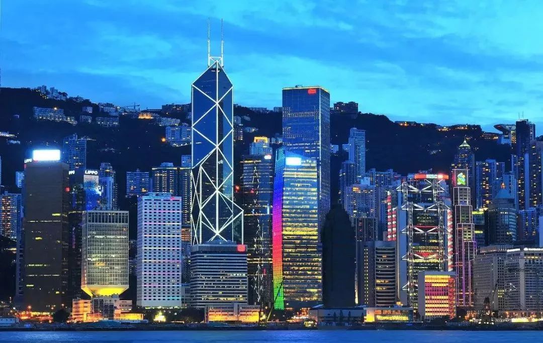 阳光下的李明,香港街头青春眺望